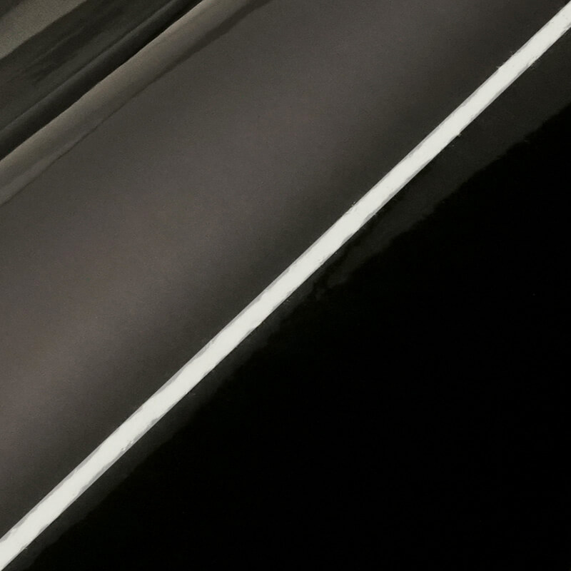 Avery | Gloss Black